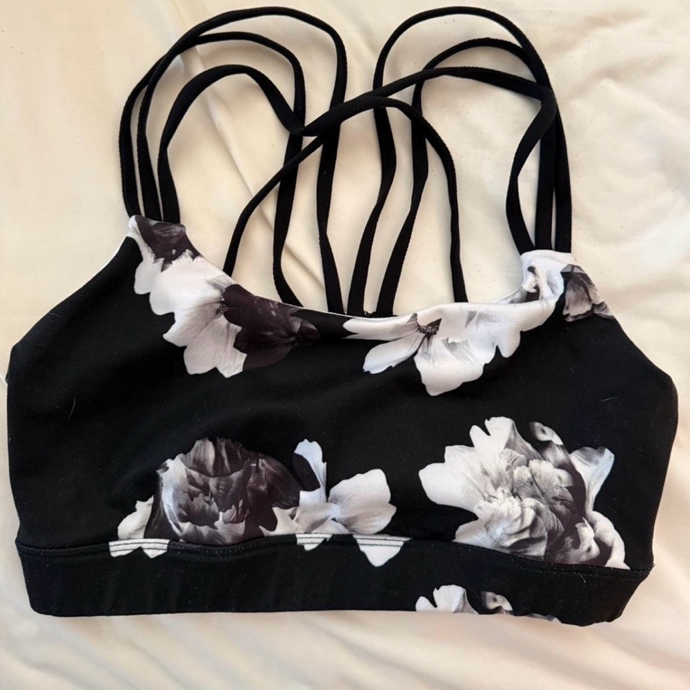 GAPFit Black and White Floral Sports Bra